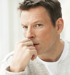 lalaki hiji pamikiran ngeunaan ngurangan salila gairah